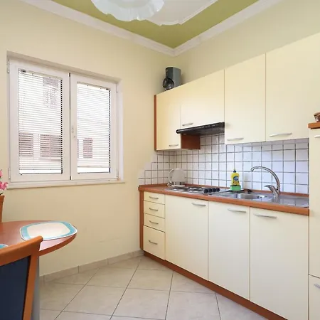 Brodarica 15270a Apartment