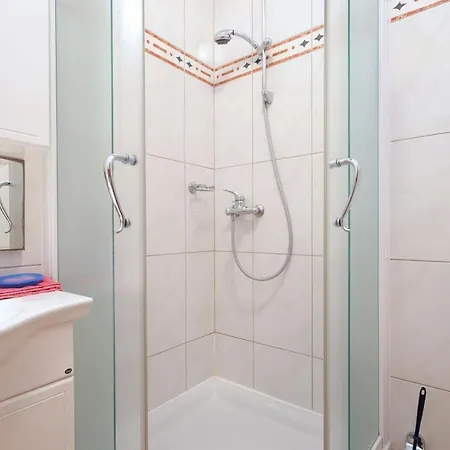 Brodarica 15270a 아파트