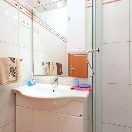 Brodarica 15270a 아파트 *