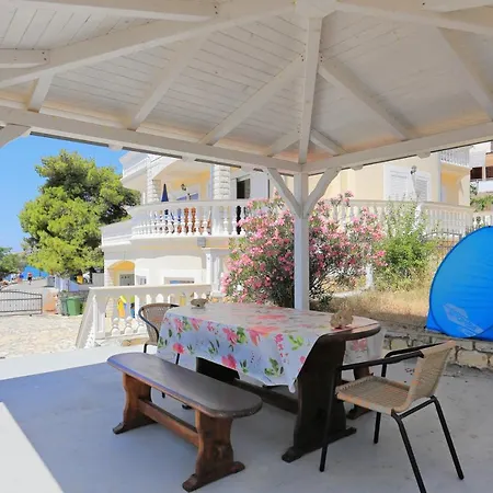 Apartman Brodarica 15270a *