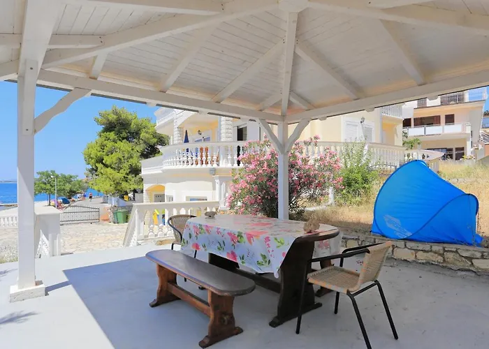 Apartman Brodarica 15270a *