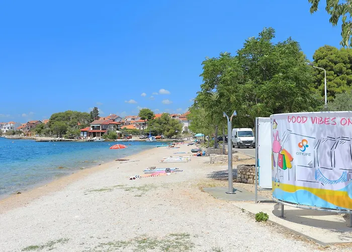 Brodarica 15270a * Sibenik